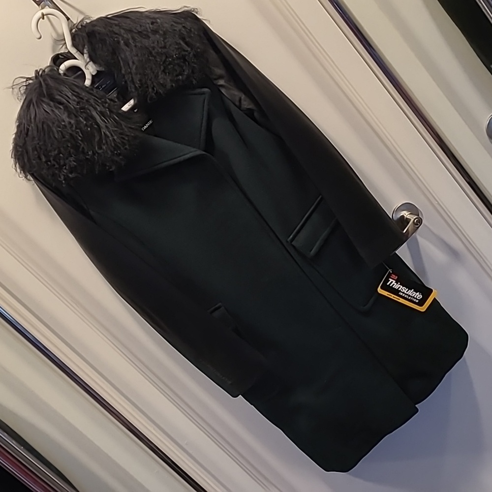 NWT s.S Danier Thinsulate wool coat with fur collar